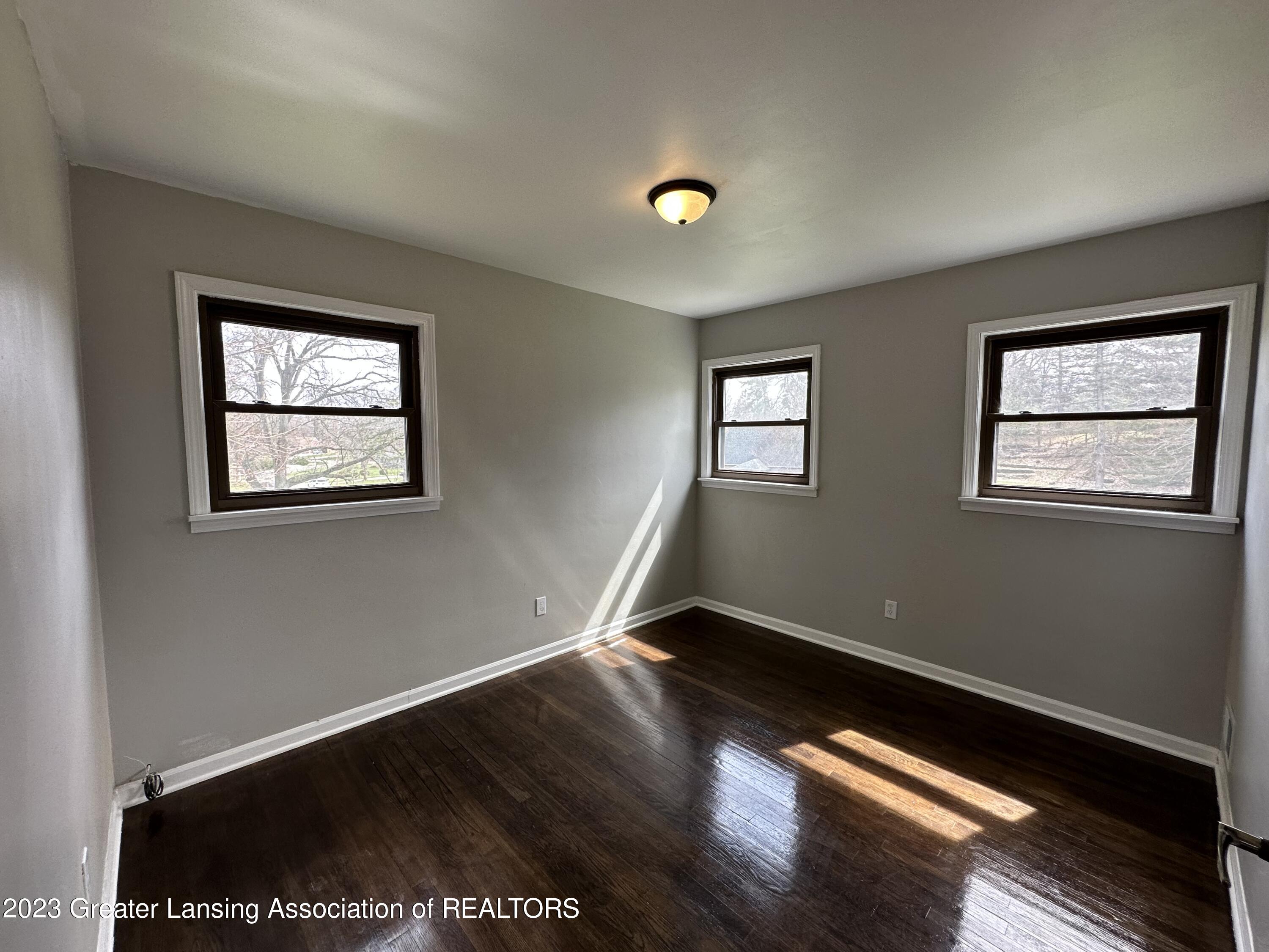 2250 Pembroke Road Lansing, MI 48906 - Photo 10 of 28 IMG_1605