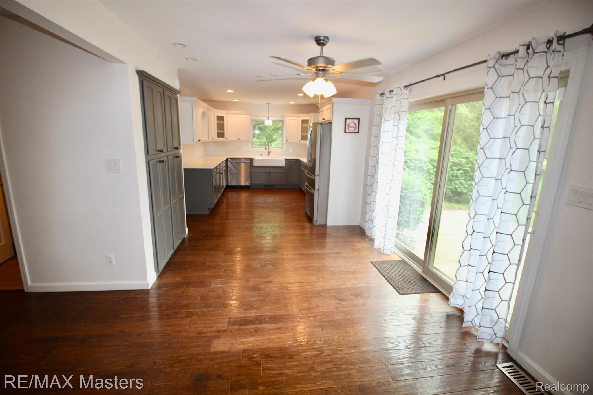 33459 Willow Road New Boston, MI 48164 - Photo 13 of 47 Even more cabinet space!