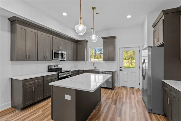 $634,000 | 329 Seneca Drive, Nashville, TN 37214