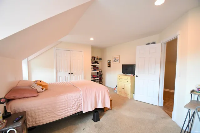 $374,900 | 502 R Street, Bedford, IN 47421