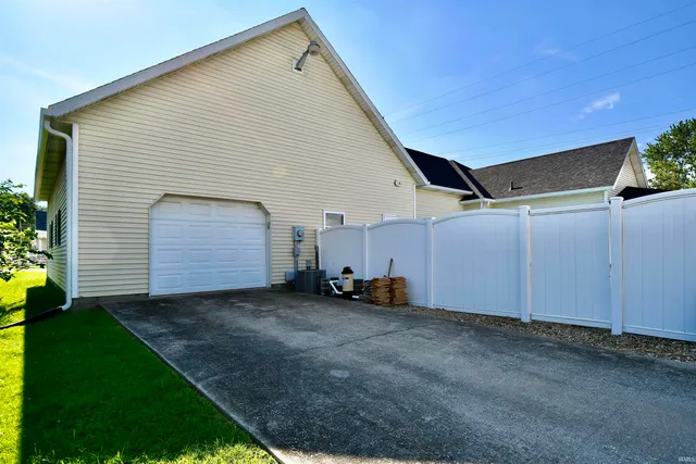 $359,900 | 502 R Street, Bedford, IN 47421