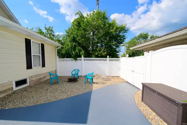 $374,900 | 502 R Street, Bedford, IN 47421