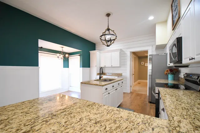 $359,900 | 502 R Street, Bedford, IN 47421