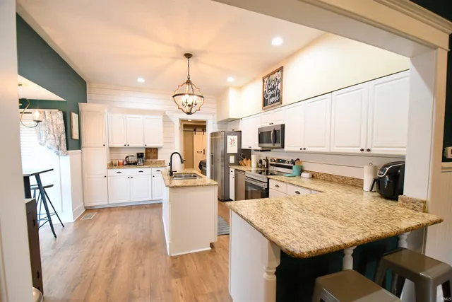 $374,900 | 502 R Street, Bedford, IN 47421