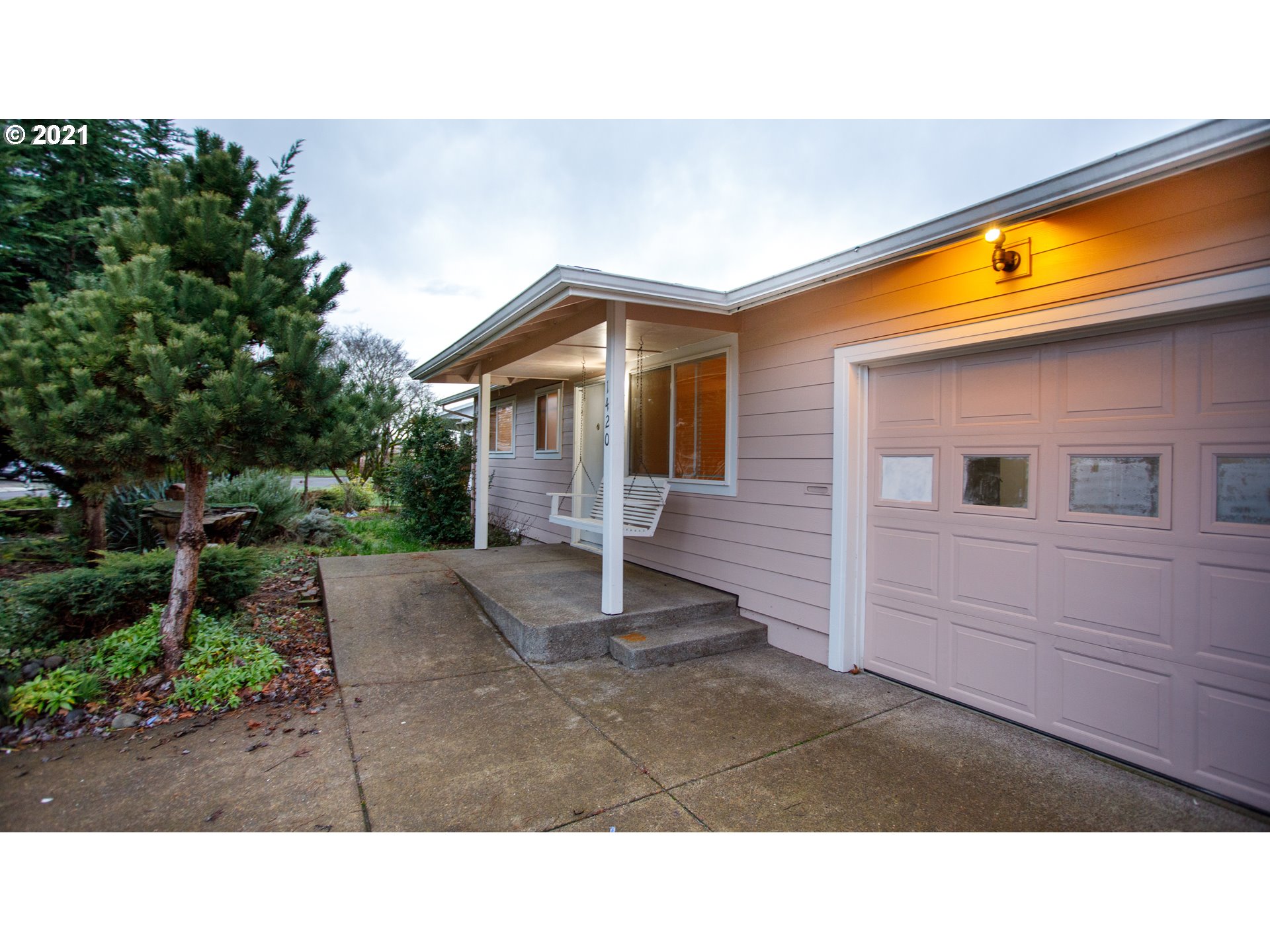1420 Thompson Road Woodburn, OR 97071 - Photo 1 of 19 Gallery Image 1