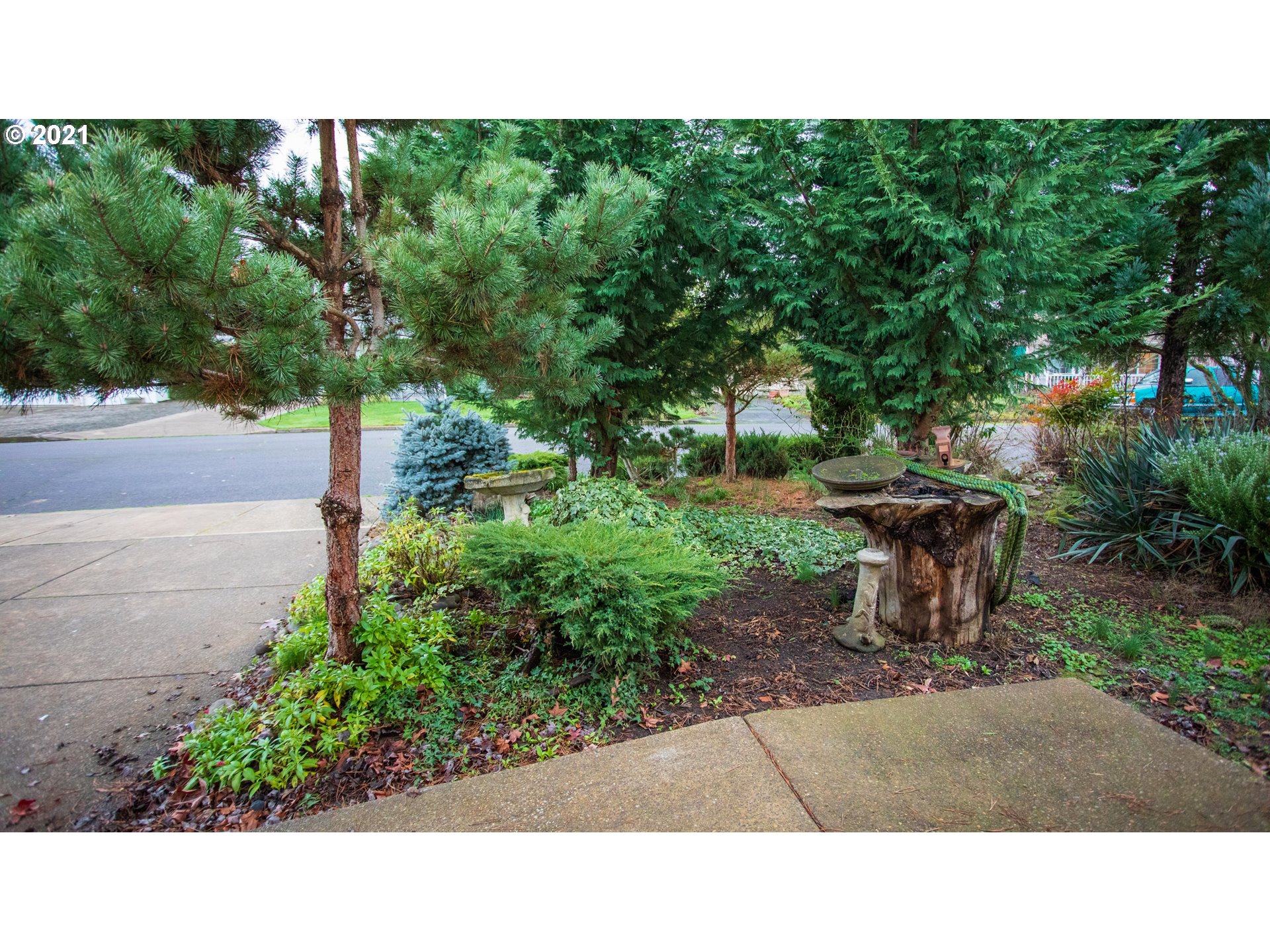 1420 Thompson Road Woodburn, OR 97071 - Photo 11 of 19 Gallery Image 11