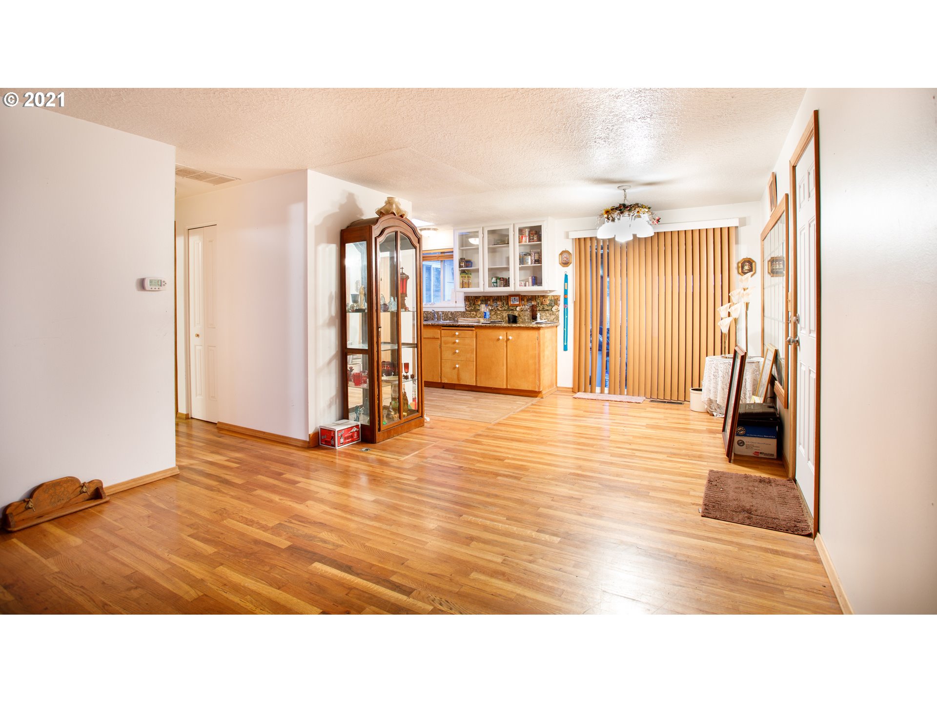 1420 Thompson Road Woodburn, OR 97071 - Photo 3 of 19 Gallery Image 3