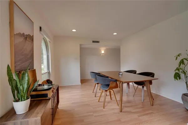 $2,600 | 8515 Londonderry Lane, Dallas, TX 75228
