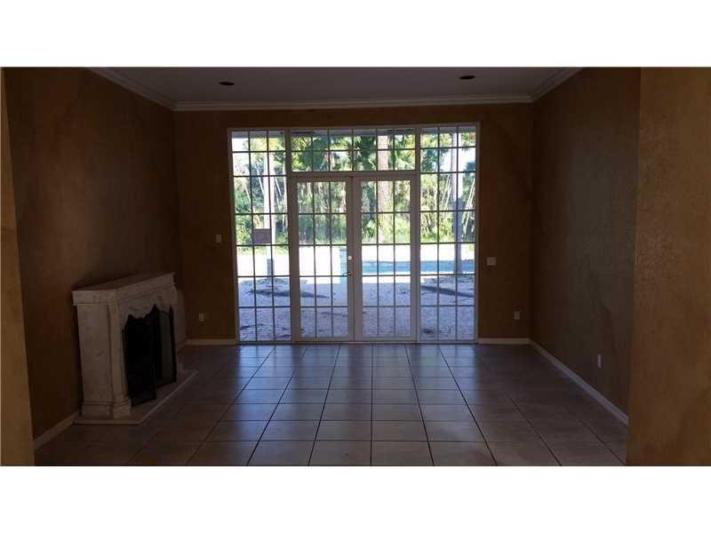 5106 Southwest 198th Terrace Southwest Ranches, FL 33332 - Photo 6 of 20 Living Room