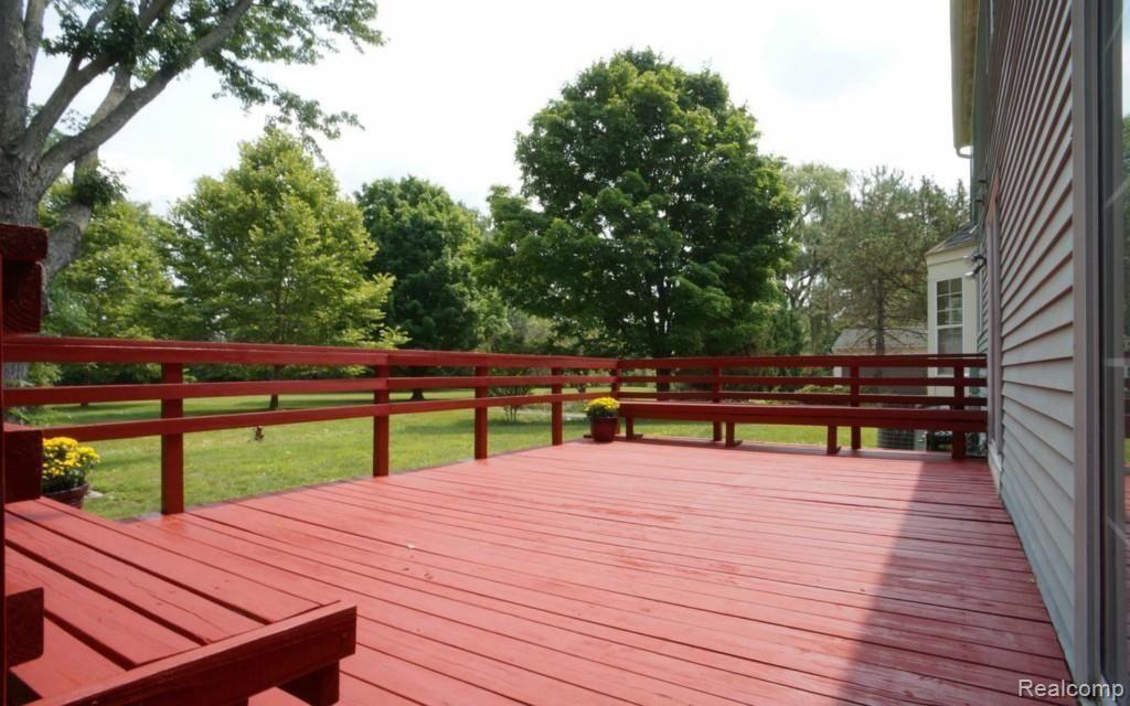 36213 Fredericksburg Road Farmington Hills, MI 48331 - Photo 8 of 29