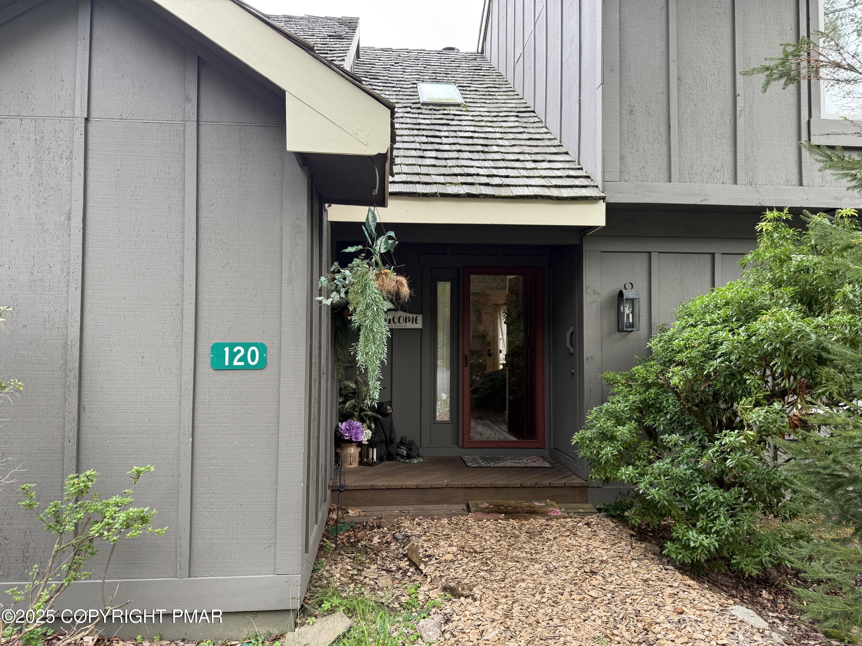 120 Snow Ridge Circle Lake Harmony, PA 18624 - Photo 2 of 29 Entrance