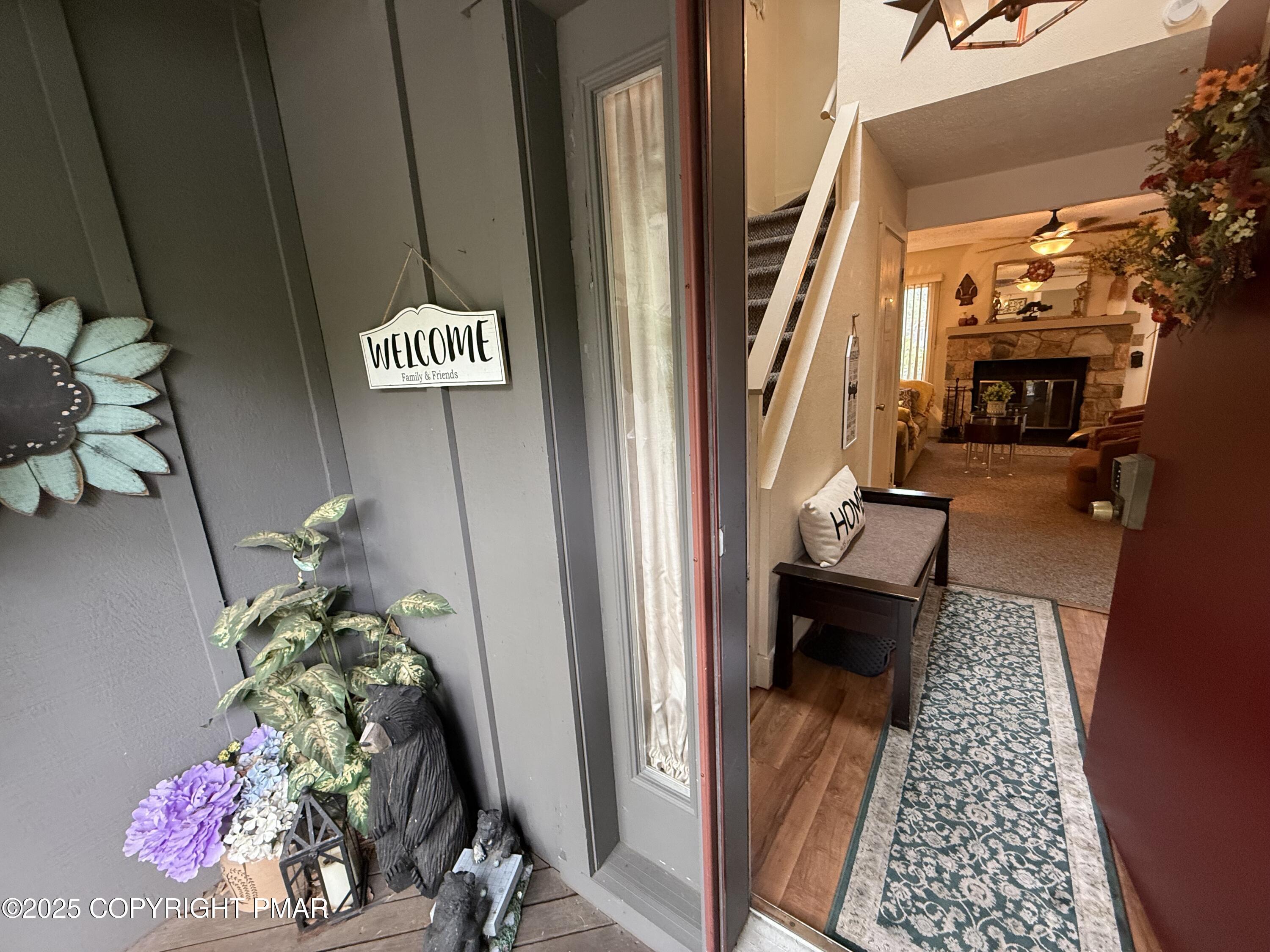 120 Snow Ridge Circle Lake Harmony, PA 18624 - Photo 3 of 29 Entry to Foyer