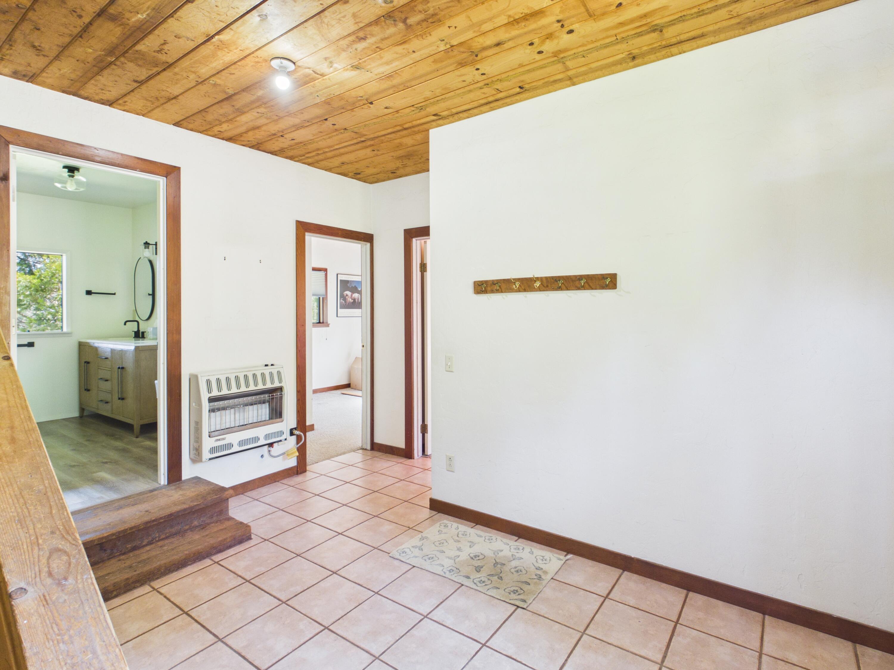 7926 Thomas Road Miranda, CA 95553 - Photo 40 of 83