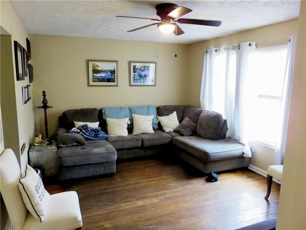 1413 Sandy Point Road Bryan, TX 77803 - Photo 6 of 19