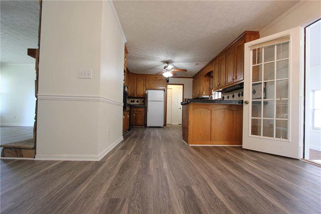 818 Springlake Road Lawrenceville, GA 30045 - Photo 8 of 64