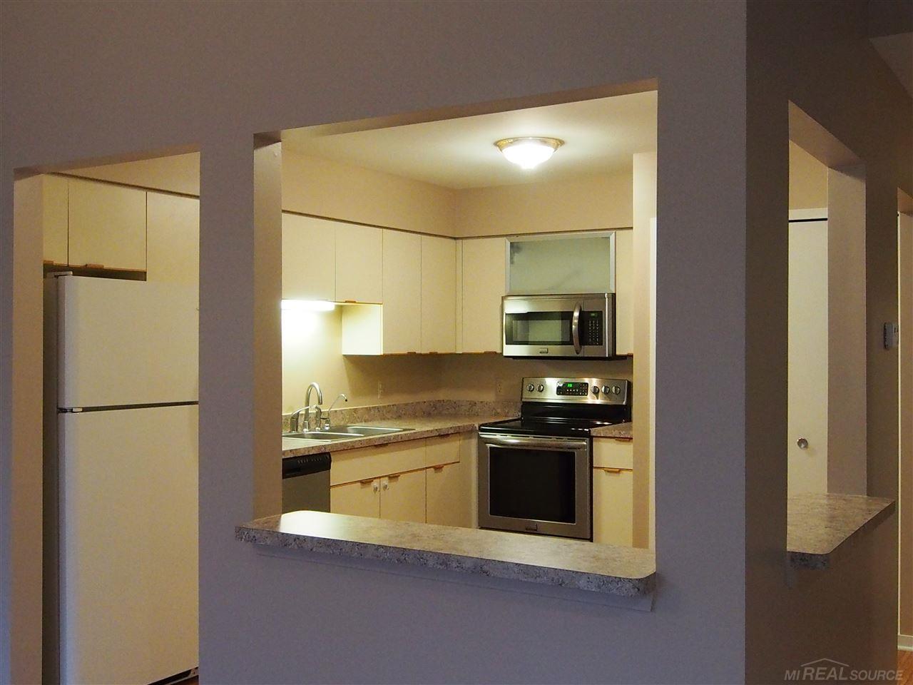 641 Ashley Circle East, Unit 139 Rochester, MI 48307 - Photo 13 of 26