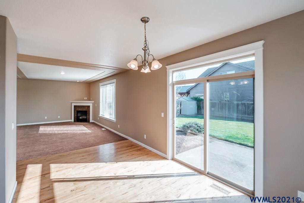 2077 Center Street Southeast Albany, OR 97322 - Photo 14 of 32