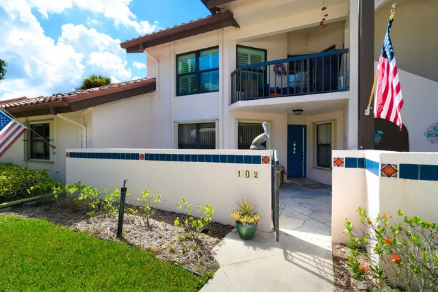 $3,400 | 6030 Southeast Martinique Drive, Unit 102, Stuart, FL 34997