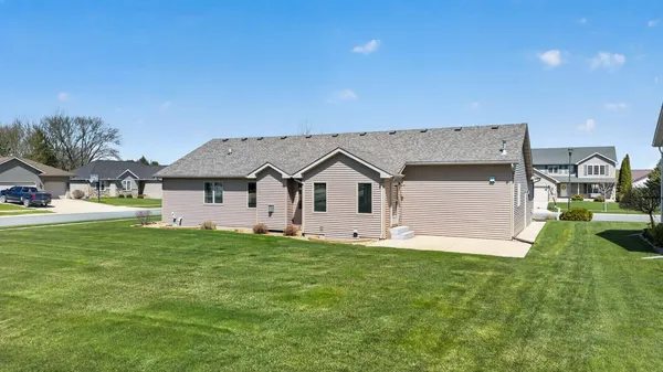 $465,000 | 802 Timothy Drive Southeast, Stewartville, MN 55976