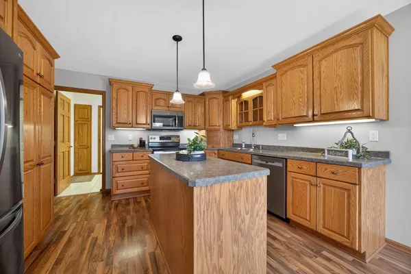 $465,000 | 802 Timothy Drive Southeast, Stewartville, MN 55976