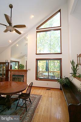 24670 Halterman Road Gaithersburg, MD 20882 - Photo 4 of 25 Dining Room