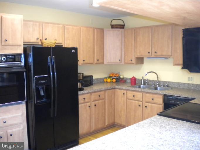 24670 Halterman Road Gaithersburg, MD 20882 - Photo 6 of 25 Kitchen
