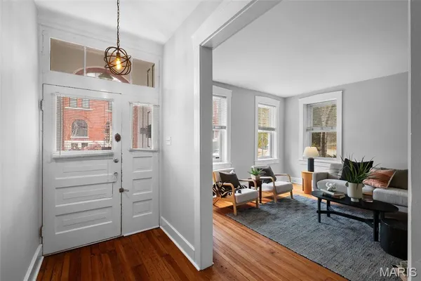 $529,900 | 2406 South 13th Street, St. Louis, MO 63104