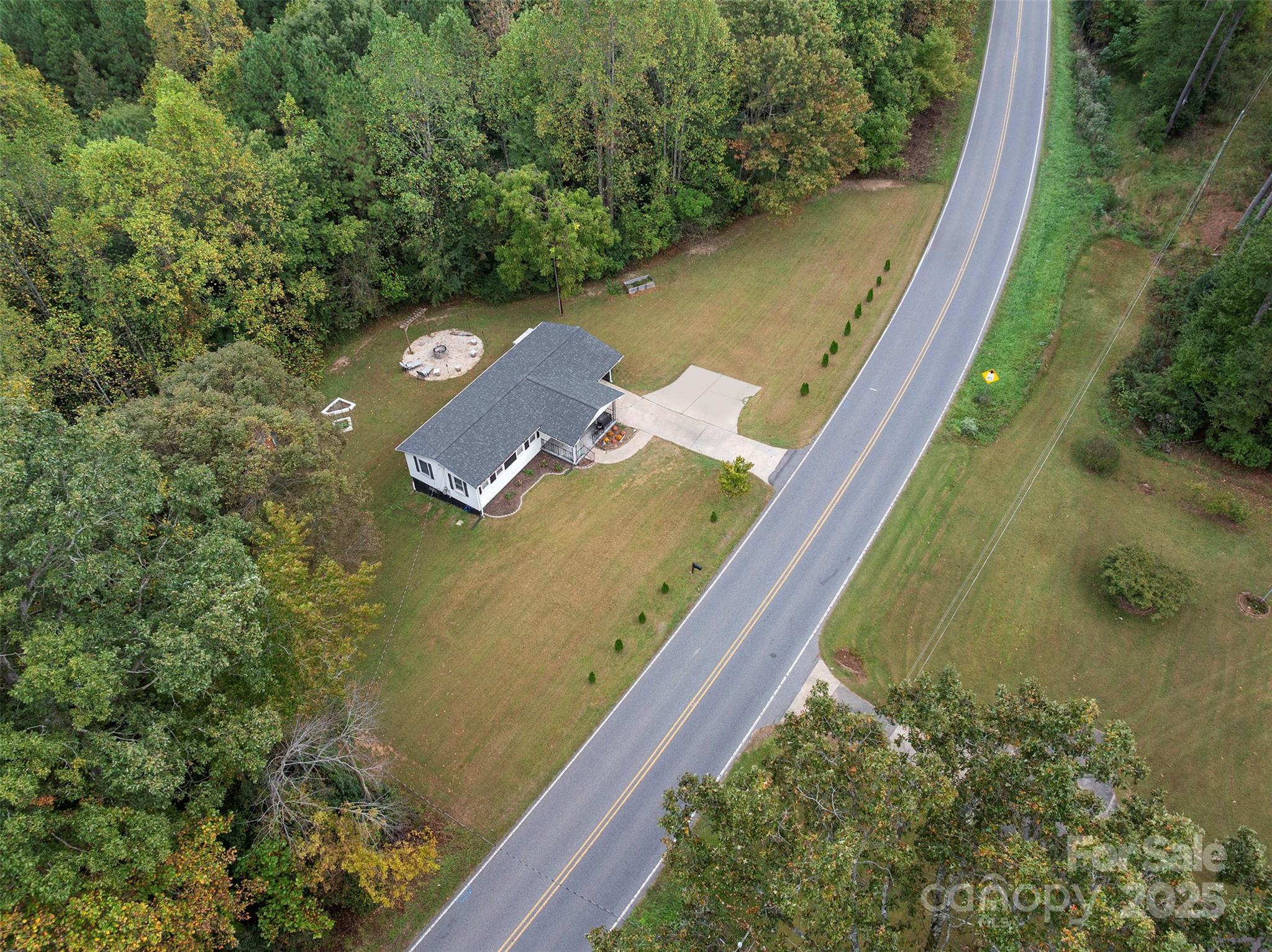 1238 Oak Grove Road Kings Mountain, NC 28086 - Photo 28 of 36 a view of a lake from a balcony