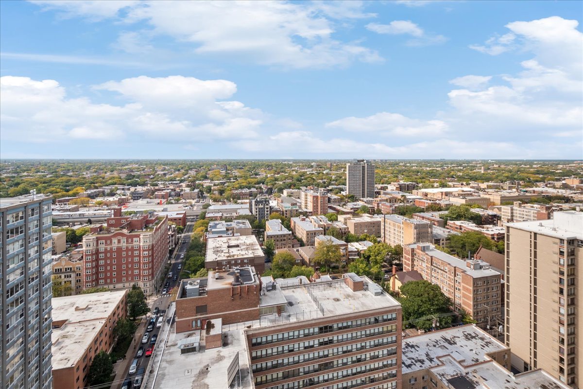 5701 North Sheridan Road, Unit 27M Chicago, IL 60660 - Photo 17 of 20 an aerial view of a city