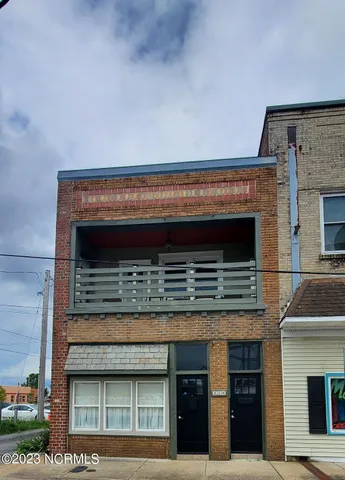 $1,675 | 216 North Martin Luther King Junior Drive, Unit UPSTAIRS, Elizabeth City, NC 27909