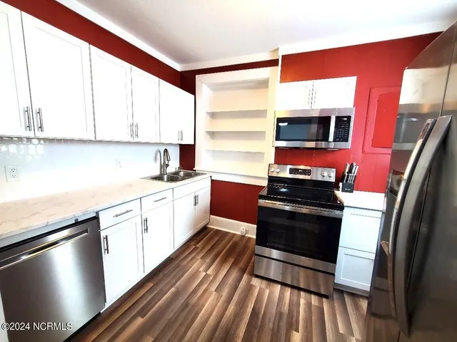 $1,675 | 216 North Martin Luther King Junior Drive, Unit UPSTAIRS, Elizabeth City, NC 27909