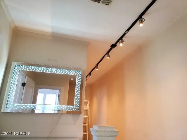 $1,675 | 216 North Martin Luther King Junior Drive, Unit UPSTAIRS, Elizabeth City, NC 27909