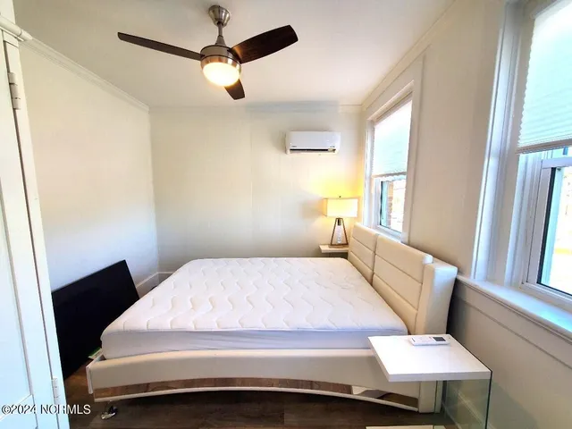 $1,675 | 216 North Martin Luther King Junior Drive, Unit UPSTAIRS, Elizabeth City, NC 27909