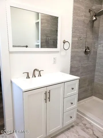 $1,675 | 216 North Martin Luther King Junior Drive, Unit UPSTAIRS, Elizabeth City, NC 27909