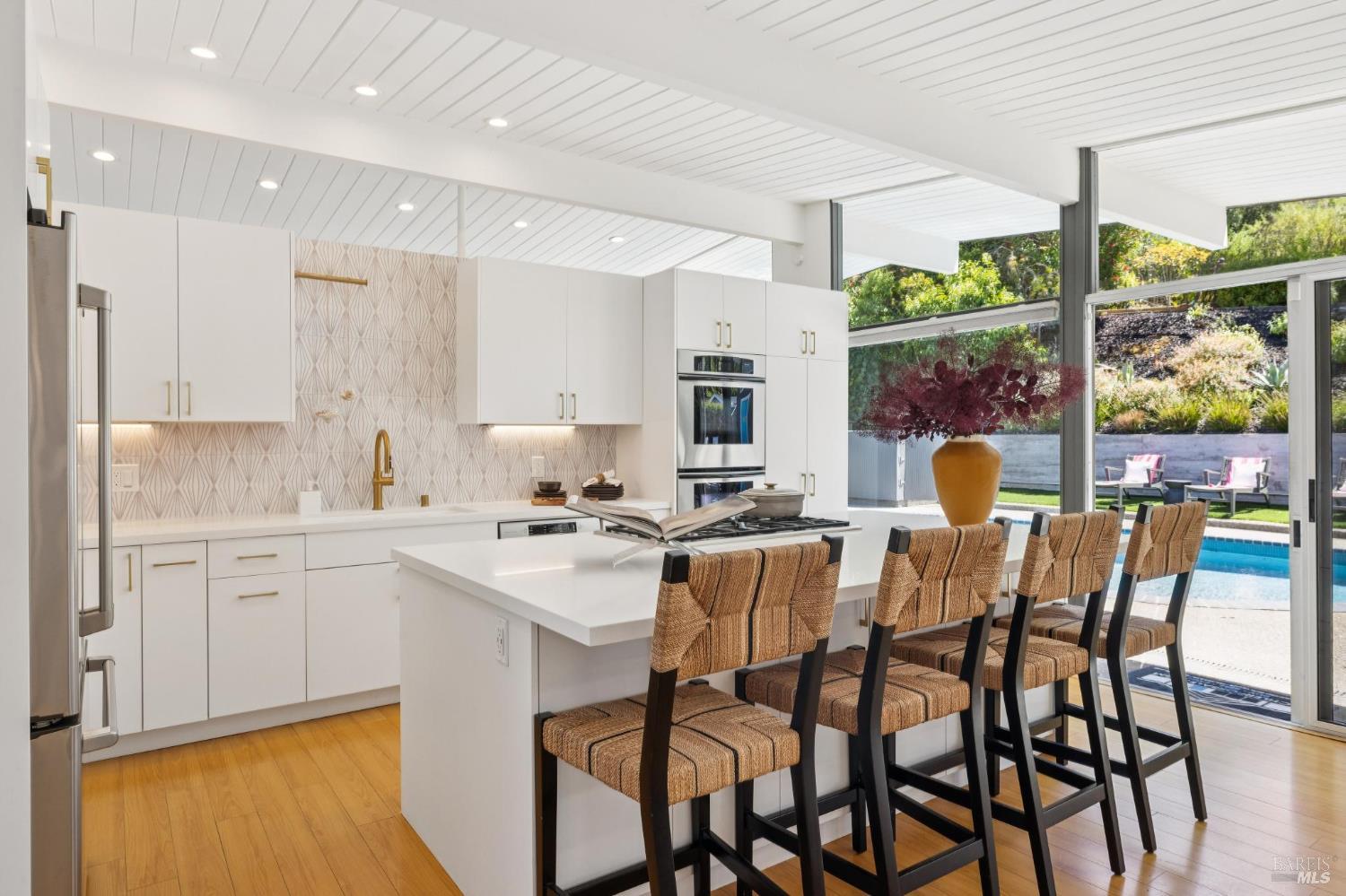 324 Devon Drive San Rafael, CA 94903 - Photo 3 of 54