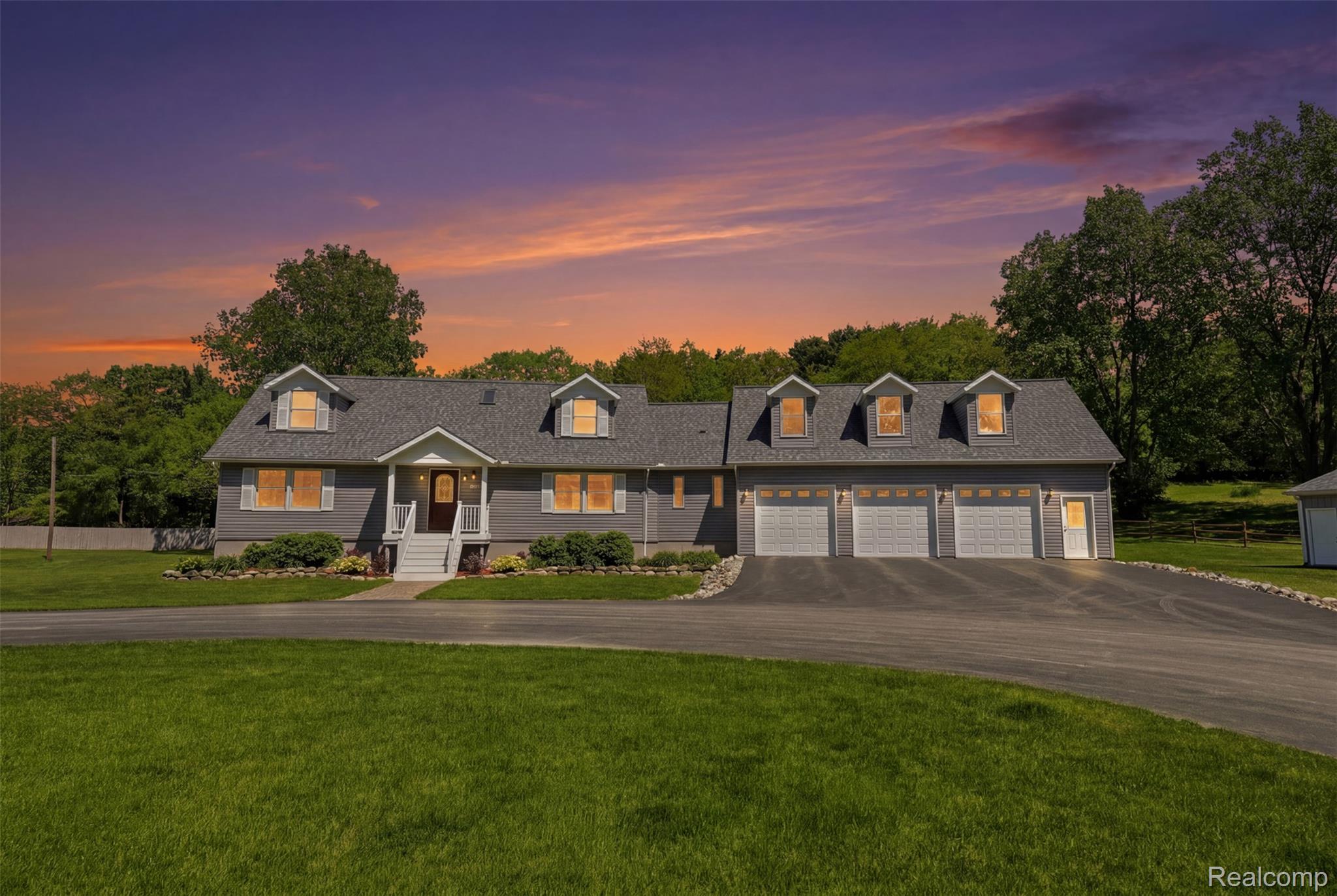 7060 Sheldon Road Whitmore Lake, MI 48189 - Photo 1 of 76 1.jpg