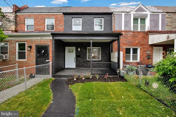 $485,000 | 305 34th Place Northeast, Washington, DC 20019