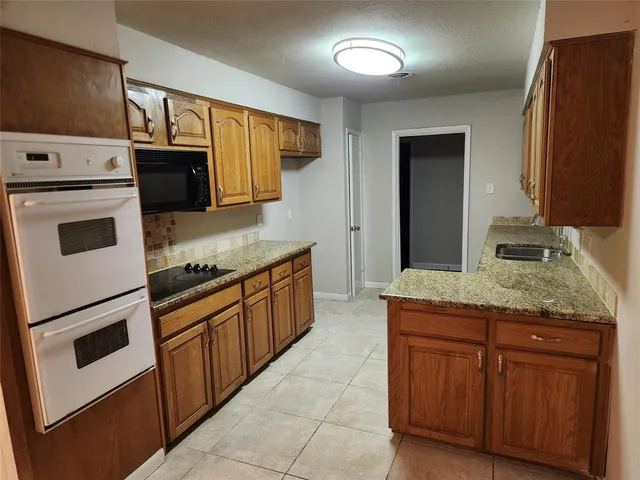 $1,800 | 5633 Tourist Drive, North Richland Hills, TX 76117