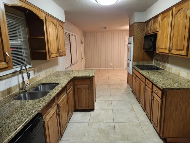 $1,800 | 5633 Tourist Drive, North Richland Hills, TX 76117