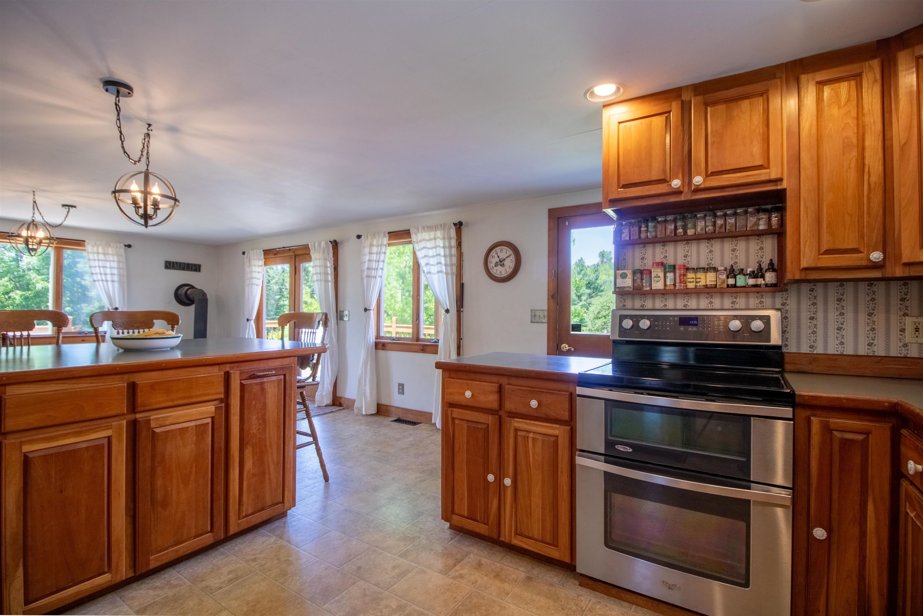 736 Pleasant Street Newport, VT 05855 - Photo 9 of 58