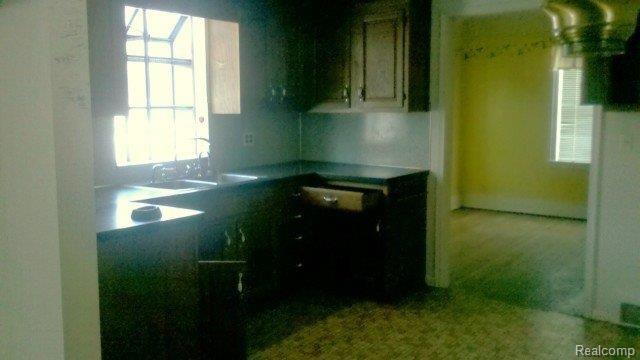 7072 Linden Road Swartz Creek, MI 48473 - Photo 3 of 13 kitchen