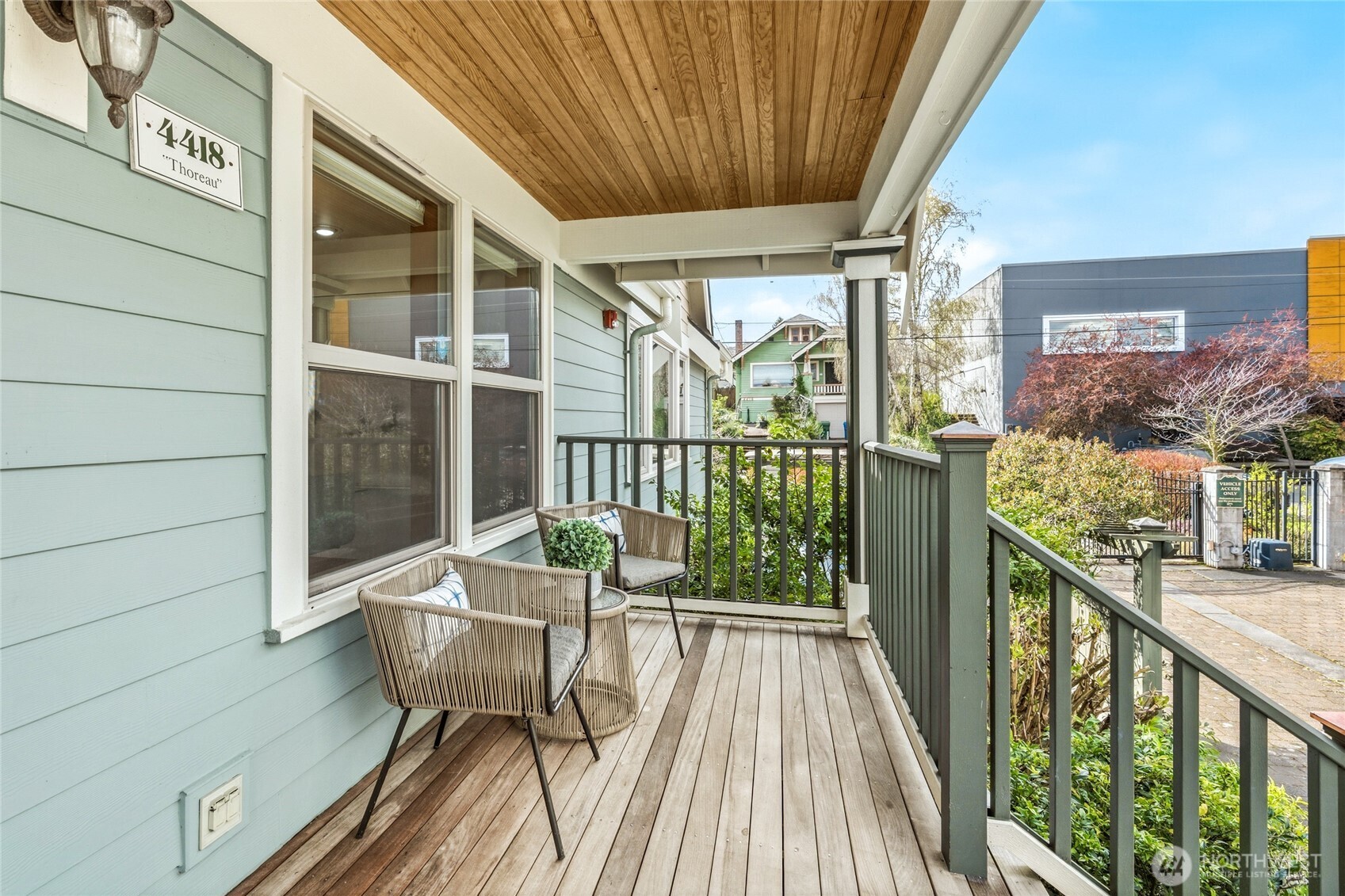 4418 Eastern Avenue North Seattle, WA 98103 - Photo 2 of 21