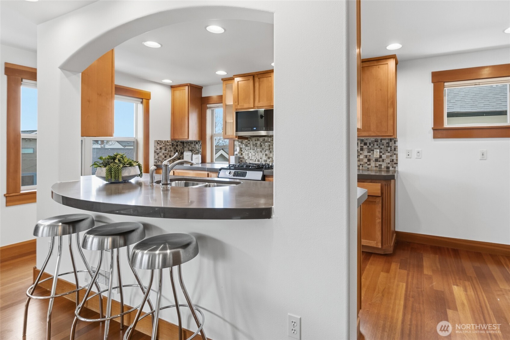 4418 Eastern Avenue North Seattle, WA 98103 - Photo 6 of 21