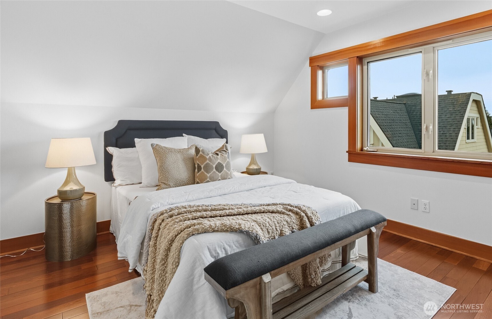 4418 Eastern Avenue North Seattle, WA 98103 - Photo 9 of 21