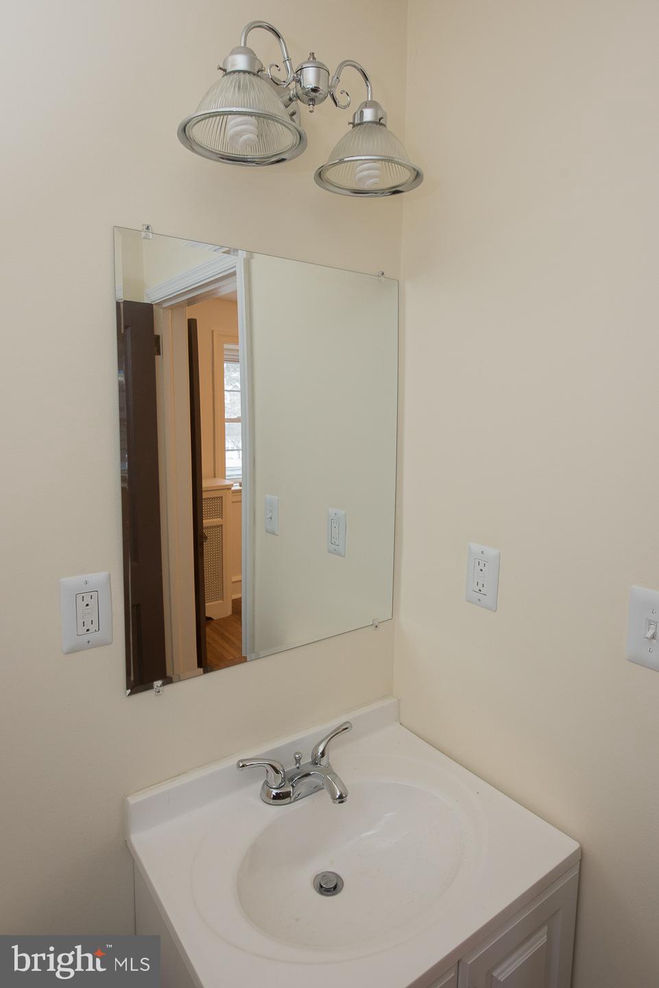7106 Llanfair Road Upper Darby, PA 19082 - Photo 13 of 22