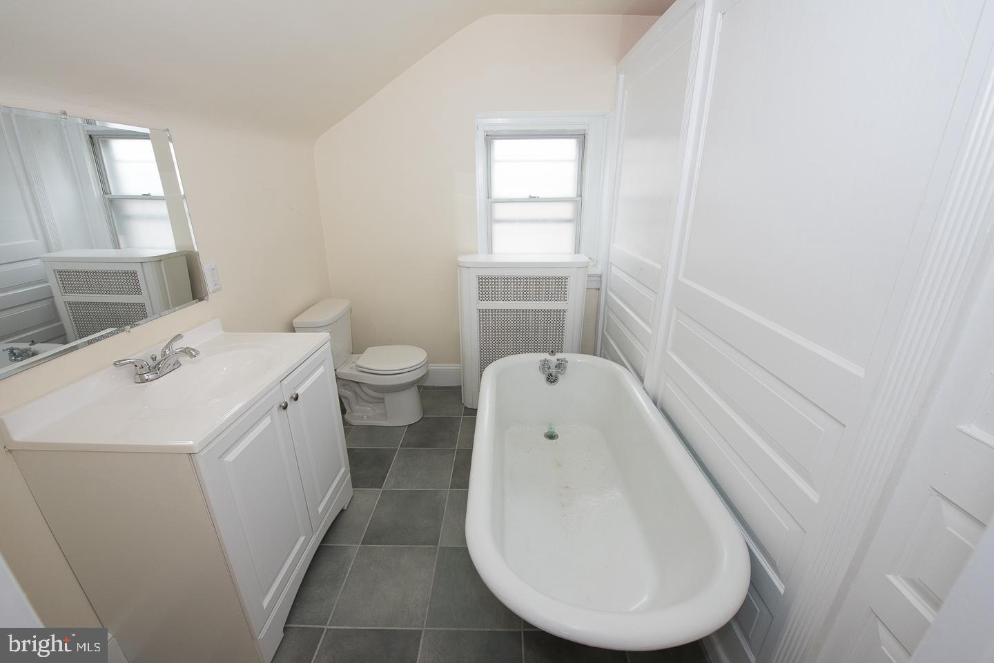 7106 Llanfair Road Upper Darby, PA 19082 - Photo 19 of 22