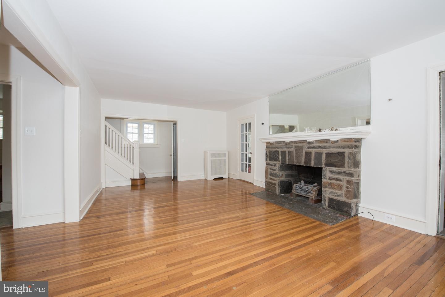7106 Llanfair Road Upper Darby, PA 19082 - Photo 3 of 22