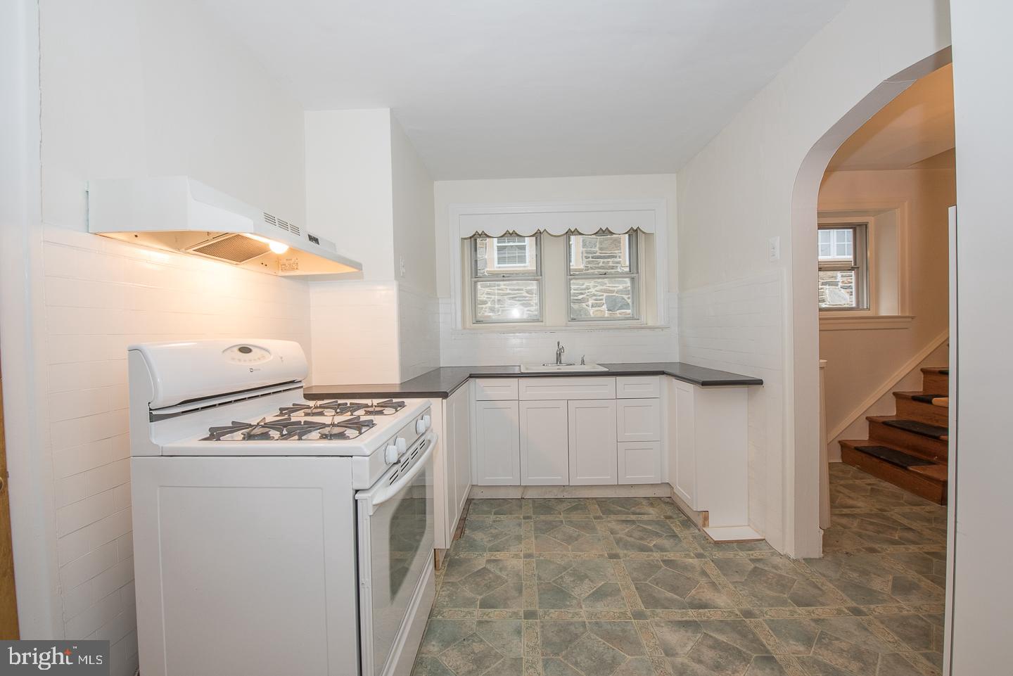 7106 Llanfair Road Upper Darby, PA 19082 - Photo 7 of 22