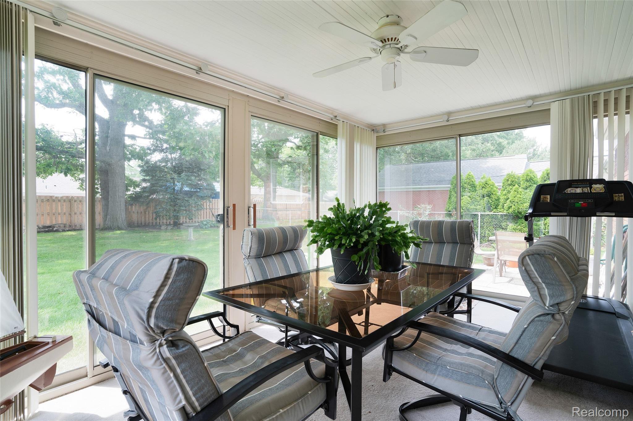 997 North Renaud Road Grosse Pointe, MI 48236 - Photo 20 of 32 26.jpg