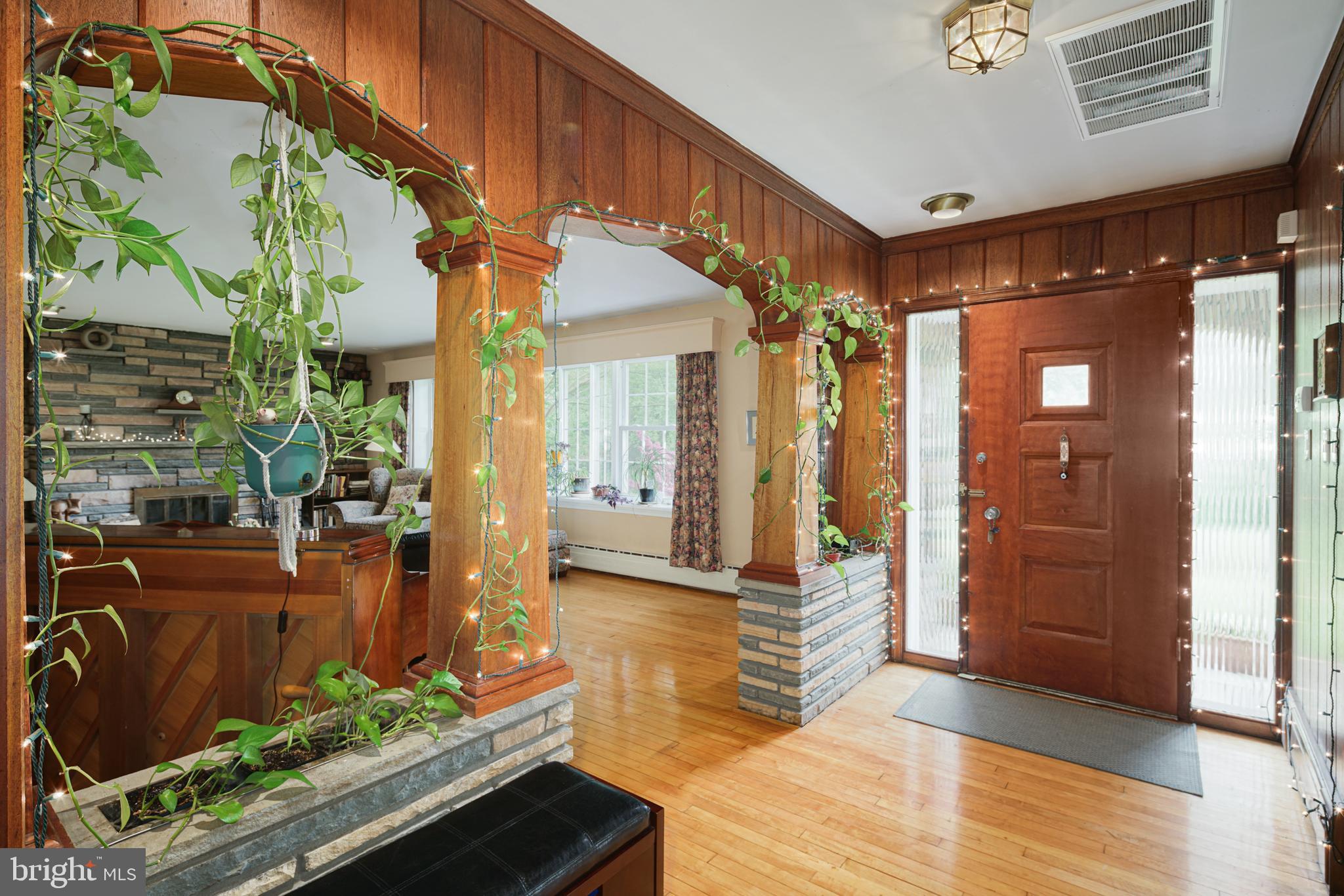 101 Moredun Road Philadelphia, PA 19115 - Photo 16 of 44 Formal Entrance